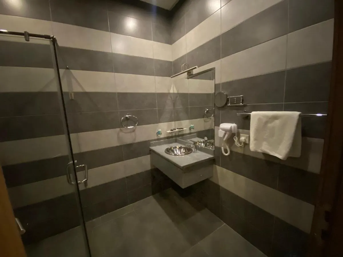 180 Degrees Hotel Almalqa Ar Riyad